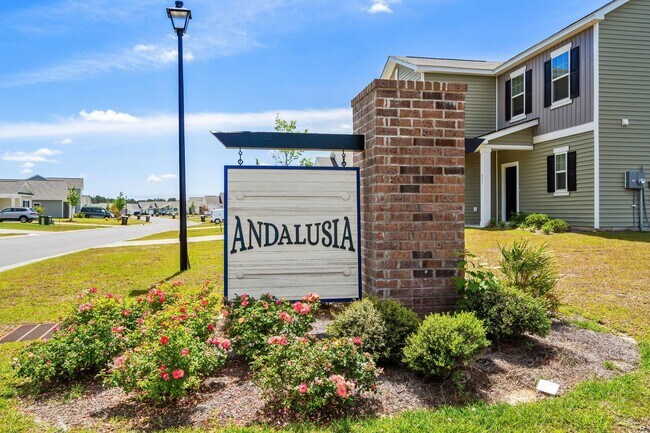 Building Photo - 450 Castillo Dr