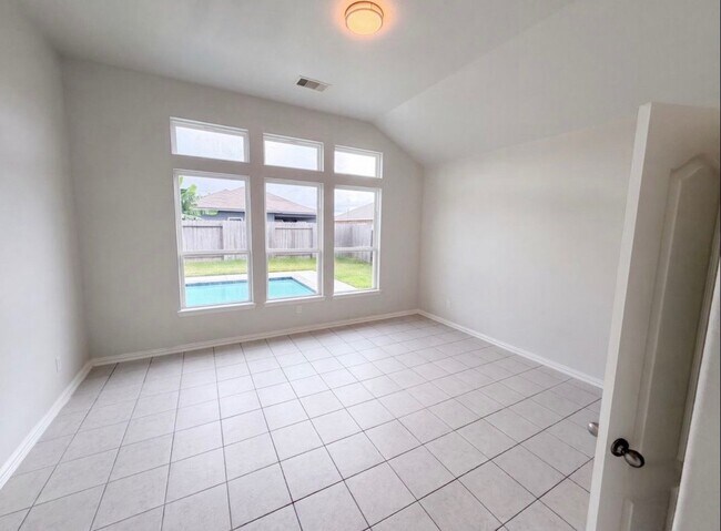 Building Photo - 7827 Amber Ct