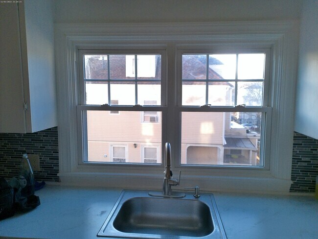 Building Photo - 65-67 4th Ave