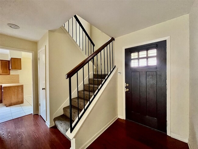 Building Photo - 3038 Sam Houston Dr