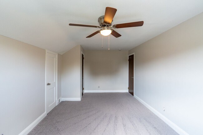 Building Photo - Rare 4 bed Gem in Marple Newtown