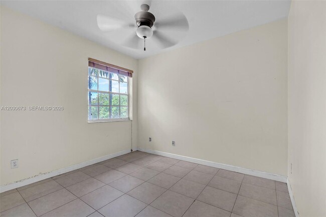 Building Photo - 5149 SW 137th Ave