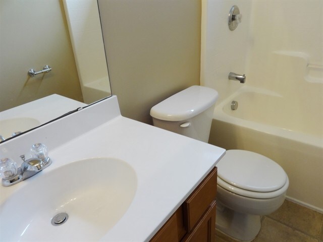 Building Photo - 5015 Whitfield Ct