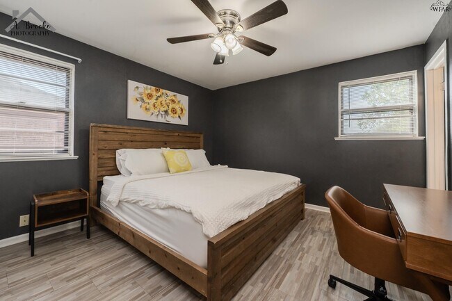 Building Photo - 1603 Karen Ln