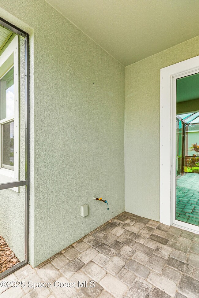 Building Photo - 7544 Loren Cove Dr