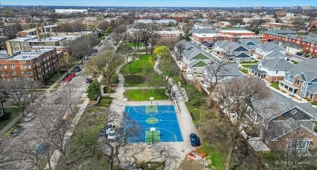 Building Photo - 6146 N Ravenswood Ave