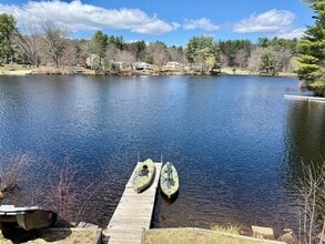 Building Photo - 12 Oak Ln