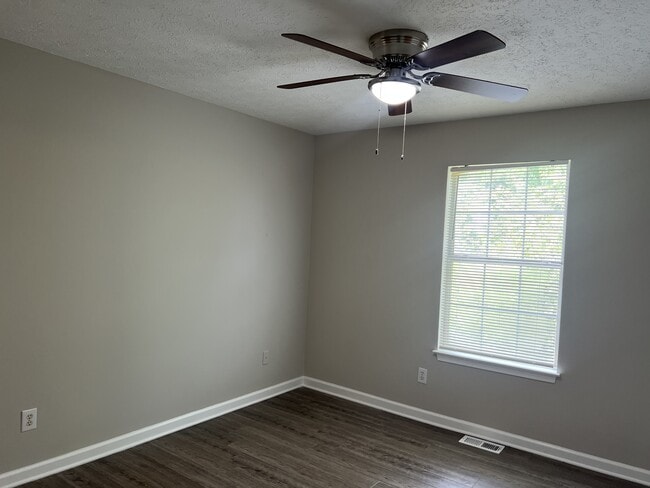 Building Photo - 1877 Barrington Ct