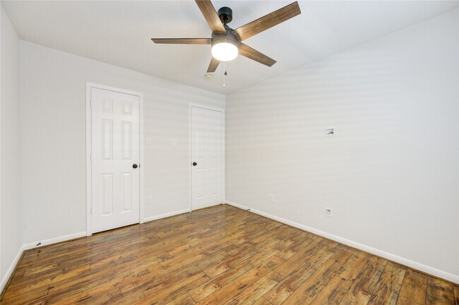 Building Photo - 15831 Laurel Cove