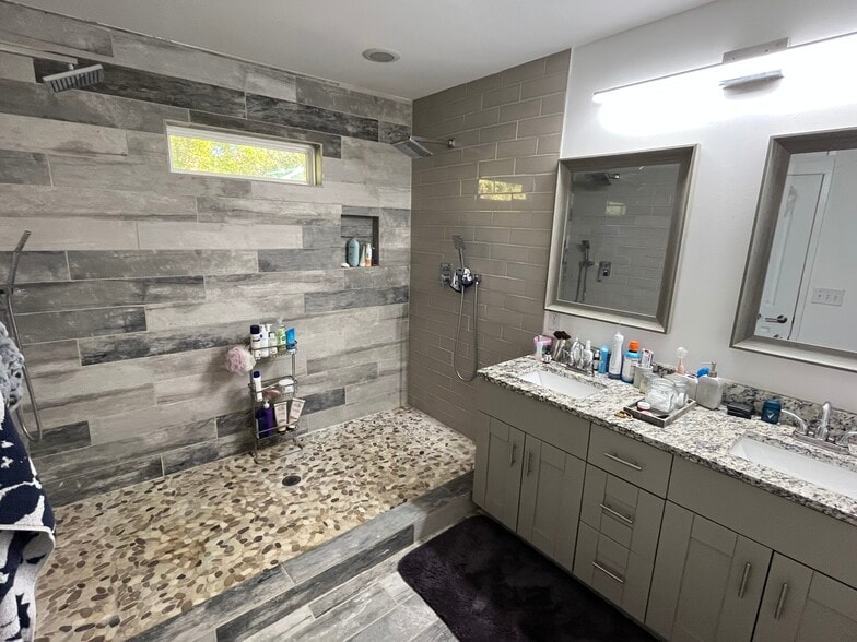 Building Photo - 1936 Don Juan Ln