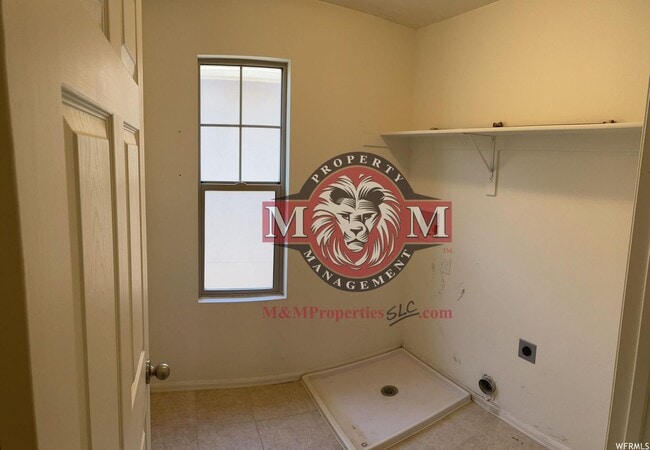 Building Photo - Beautiful 3 Bed 2.5 Bath - 2 Story Home in...