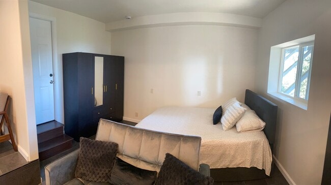 Building Photo - 266 Orion Ln