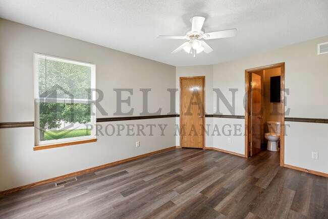 Building Photo - 1349 N Aksarben Ct