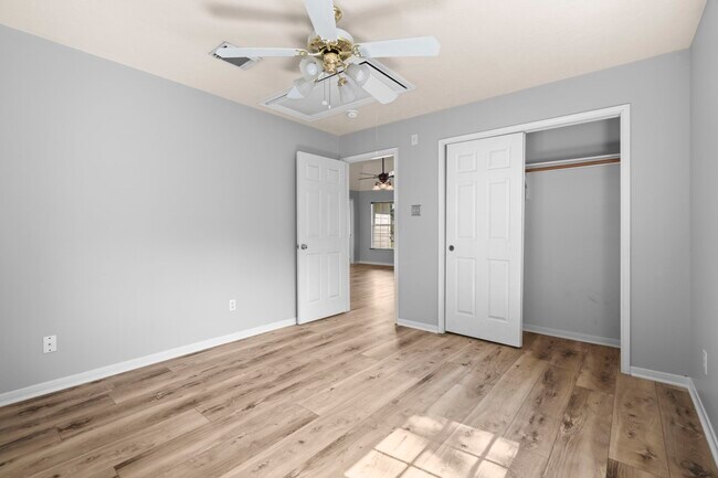 Building Photo - 8518 Malardcrest Dr