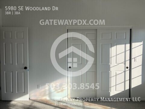 Building Photo - 5980 SE Woodland Dr