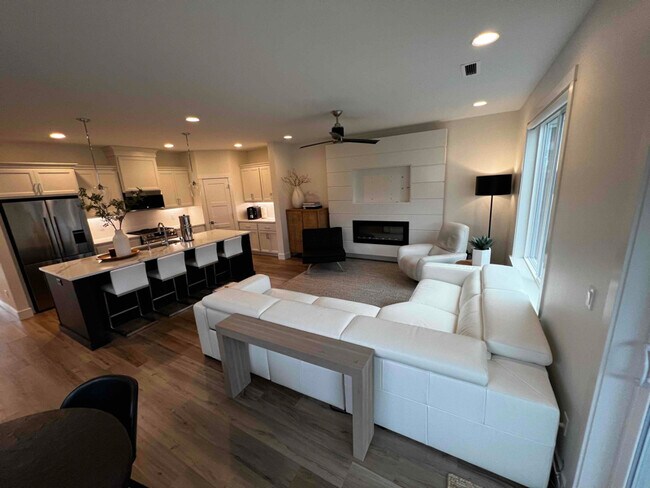 Building Photo - 12048 NE 108th St