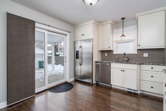 Building Photo - 537 Bird Ave