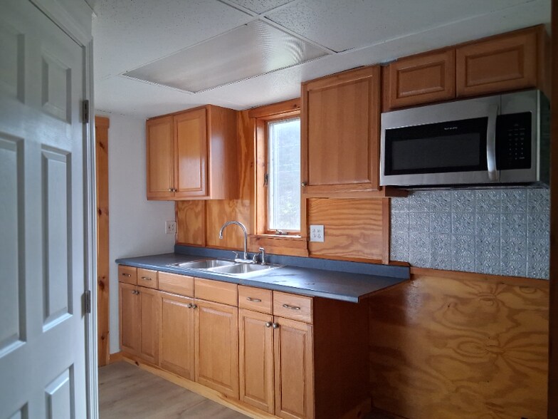 Building Photo - 17 Dickey Ln