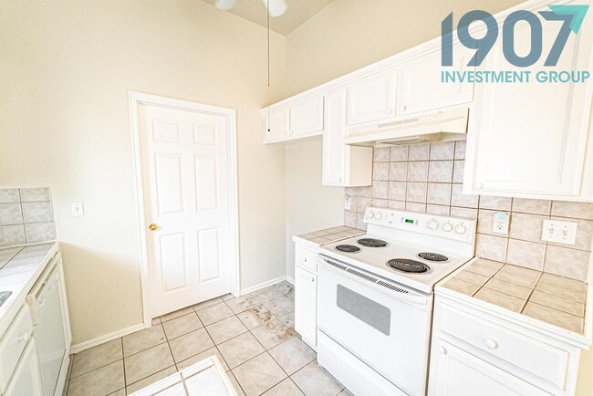 Building Photo - 805 Sequoyah Trail