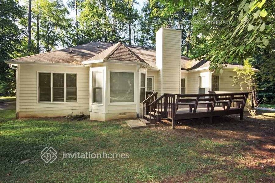 Building Photo - 235 Fairview Chase Rd