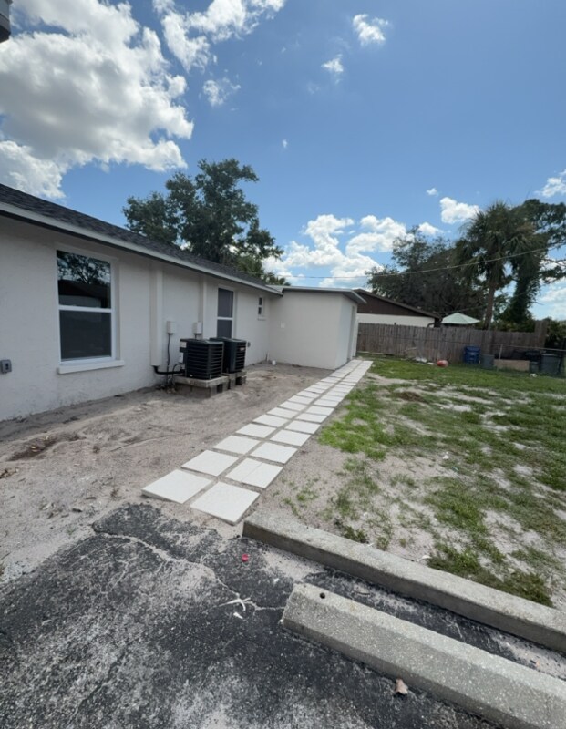 Building Photo - 7059 Brentford Rd