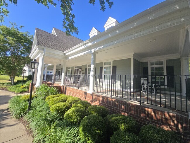 Building Photo - 1129 Flower St