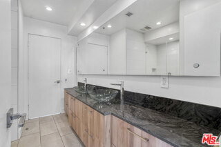 Building Photo - 1447 N Martel Ave