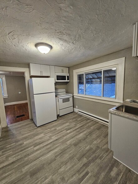 Building Photo - 811 E 29th St