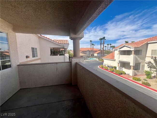 Building Photo - 3327 Erva St