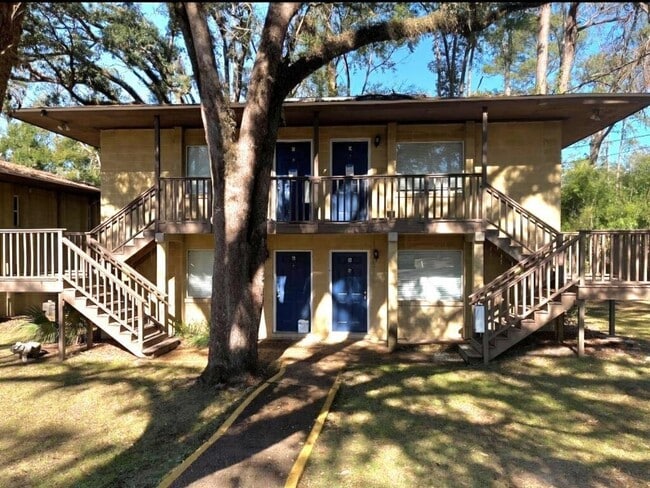 Building Photo - 2307 Columbia Ct