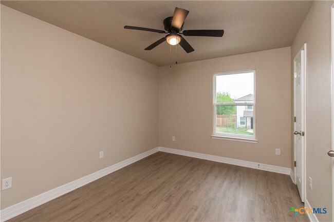 Building Photo - 806 White Meadow Ln