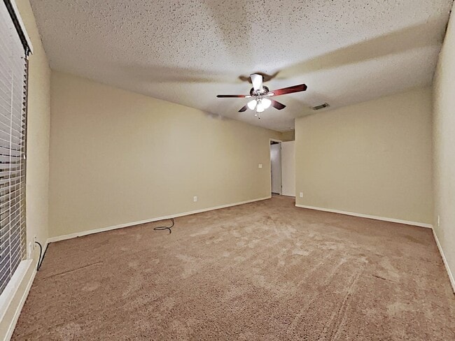 Building Photo - 18083 Glenledi Dr