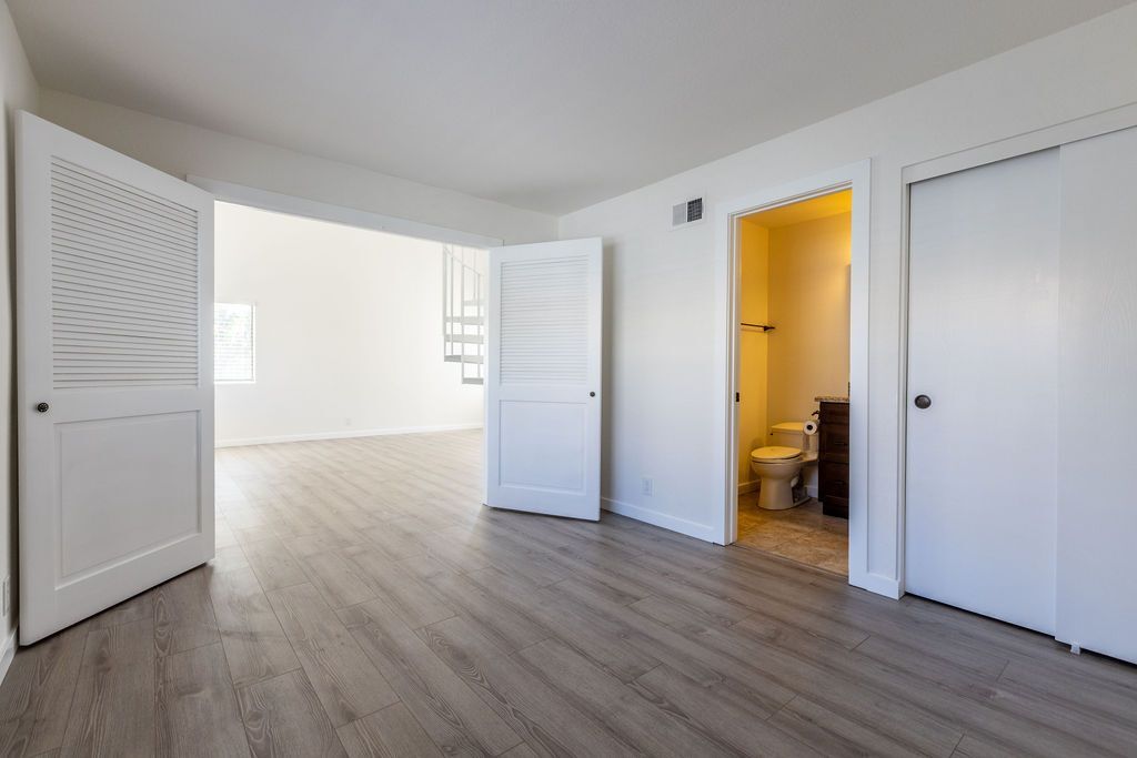 Building Photo - 47 Clover Ln