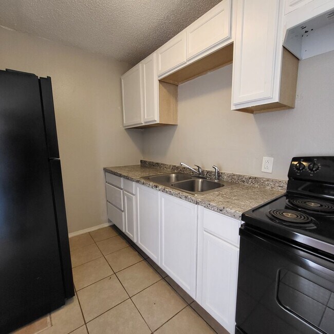 Building Photo - 206 N Mississippi St