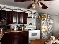 Building Photo - 1xx S Walnut St