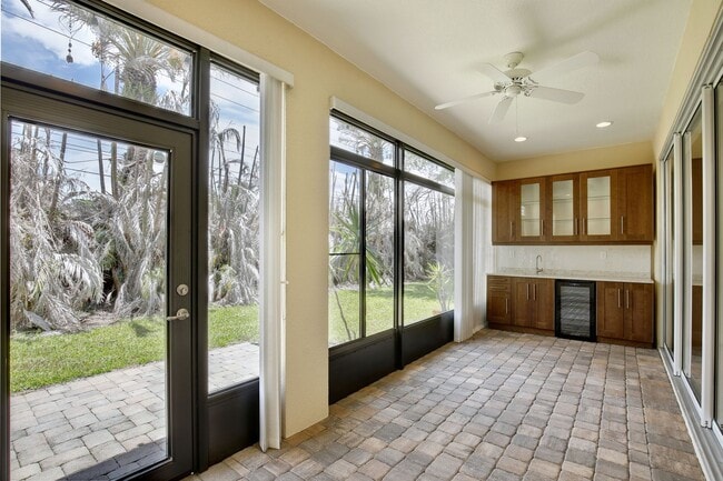Building Photo - Stylish and Spacious 3/2.5 Townhome with Premium Features and Community Pools