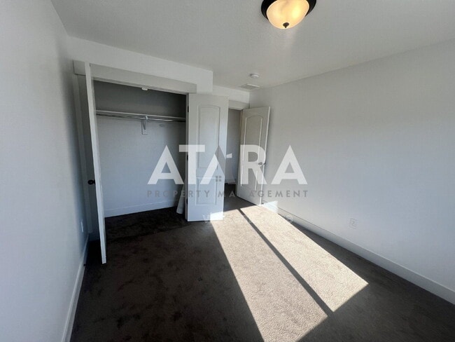 Building Photo - 1788 W Fall Brook Dr