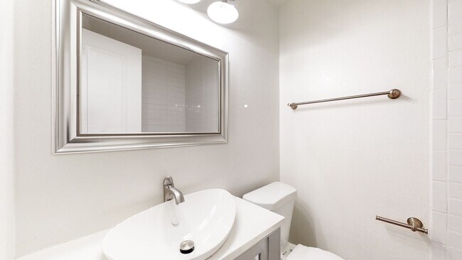 Building Photo - 1355 N Gaylord St