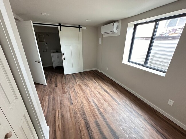 Building Photo - Newly Remodeled Duplex