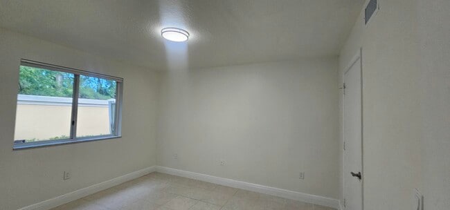 Building Photo - 3770 N Jog Rd