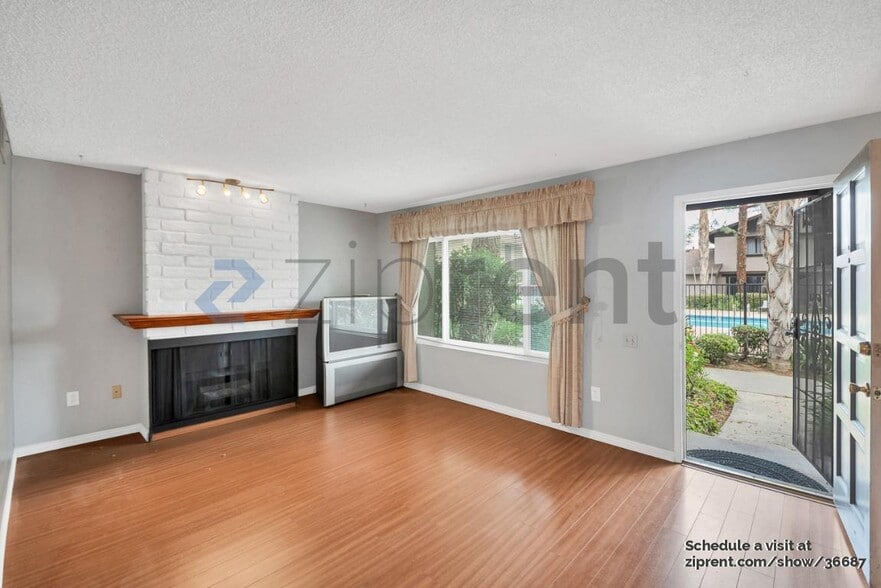 Building Photo - 7552 Corbin Ave