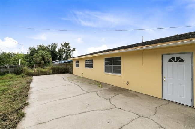 Building Photo - 4469 King Cole Blvd