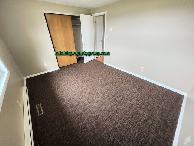 Building Photo - New Listing in Fort Wayne