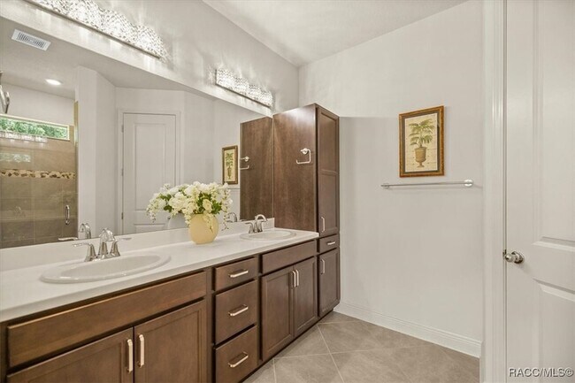 Building Photo - 2443 N Andrea Point