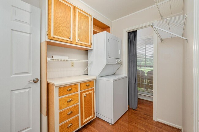 Building Photo - Beautiful Brick Ranch Home in Franklin