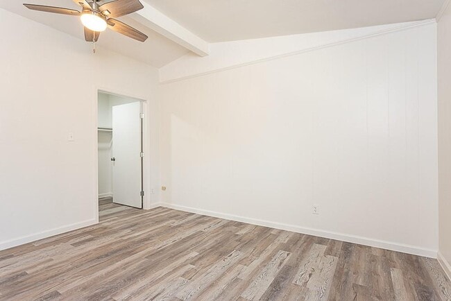 Building Photo - 1119 Mariposa Dr