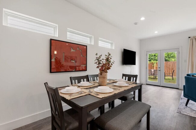 Building Photo - 4508 Noble St