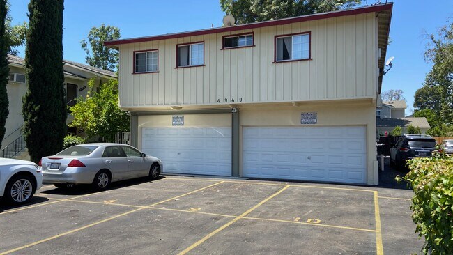 Primary Photo - 4949 Coldwater Canyon Ave