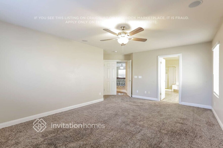 Building Photo - 10870 Fishers Island St