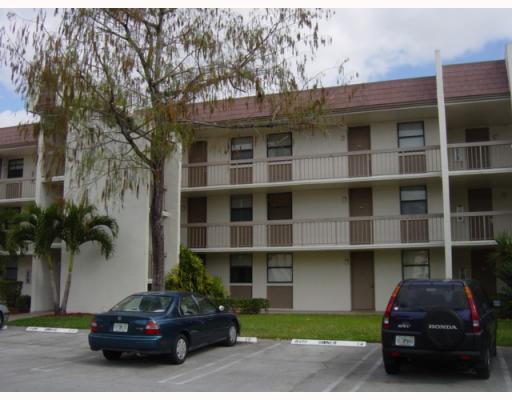 Building Photo - Fantastic Coral Springs 2/2 with Updates